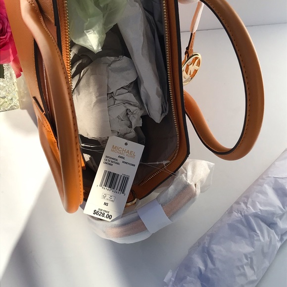 Michael Kors Avril LG Satchels - Picture 8 of 9